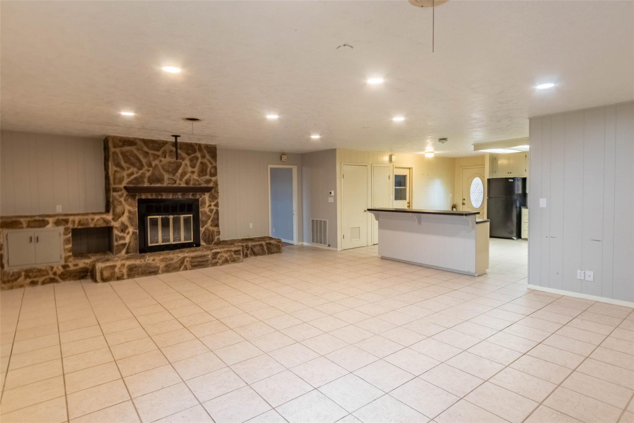 409 W Buffalo St, Caldwell, TX 77836