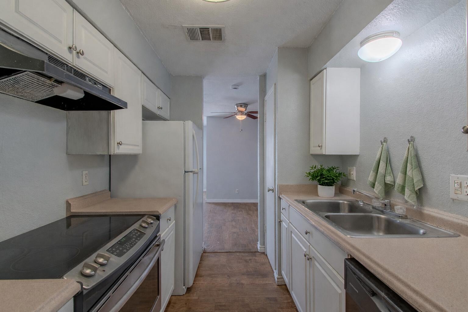 100 Uhland Rd # 1, San Marcos, TX 78666