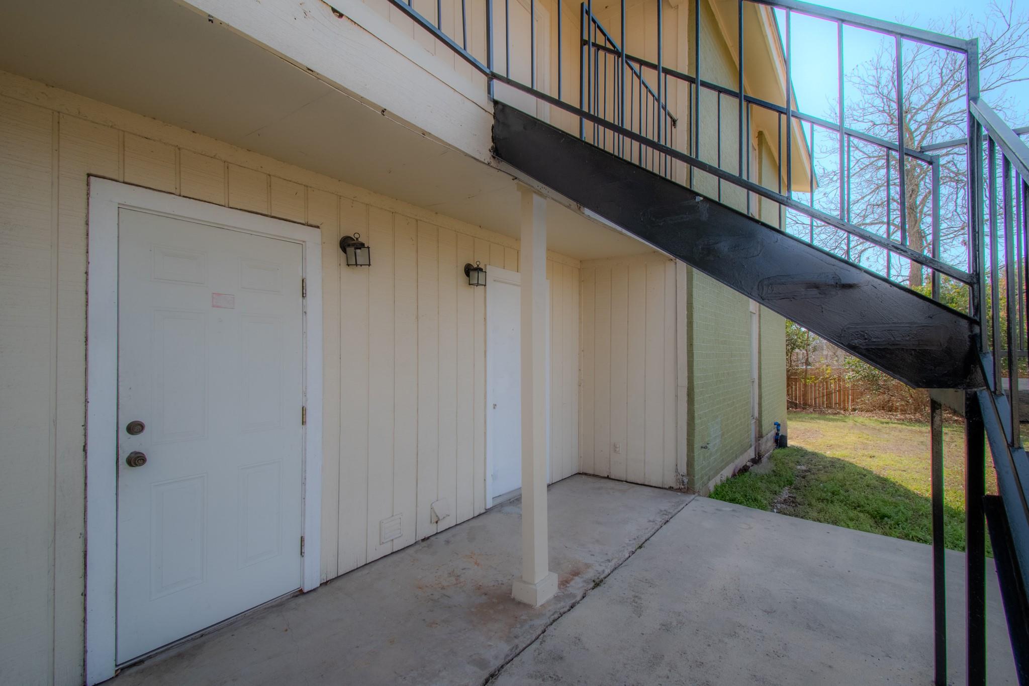 100 Uhland Rd # 1, San Marcos, TX 78666