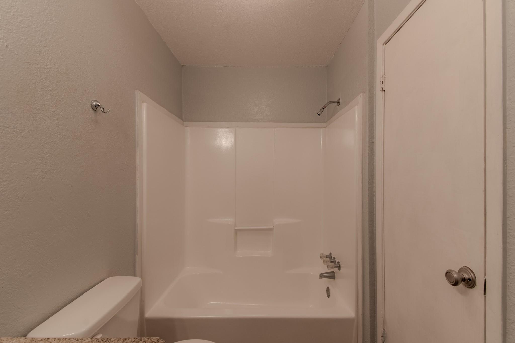 100 Uhland Rd # 1, San Marcos, TX 78666