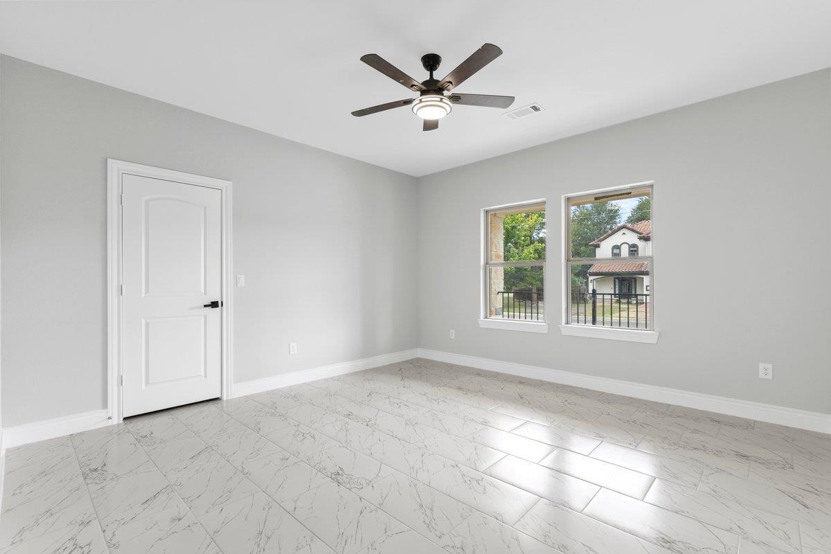 105 Haliimaile Ln, Bastrop, TX 78602