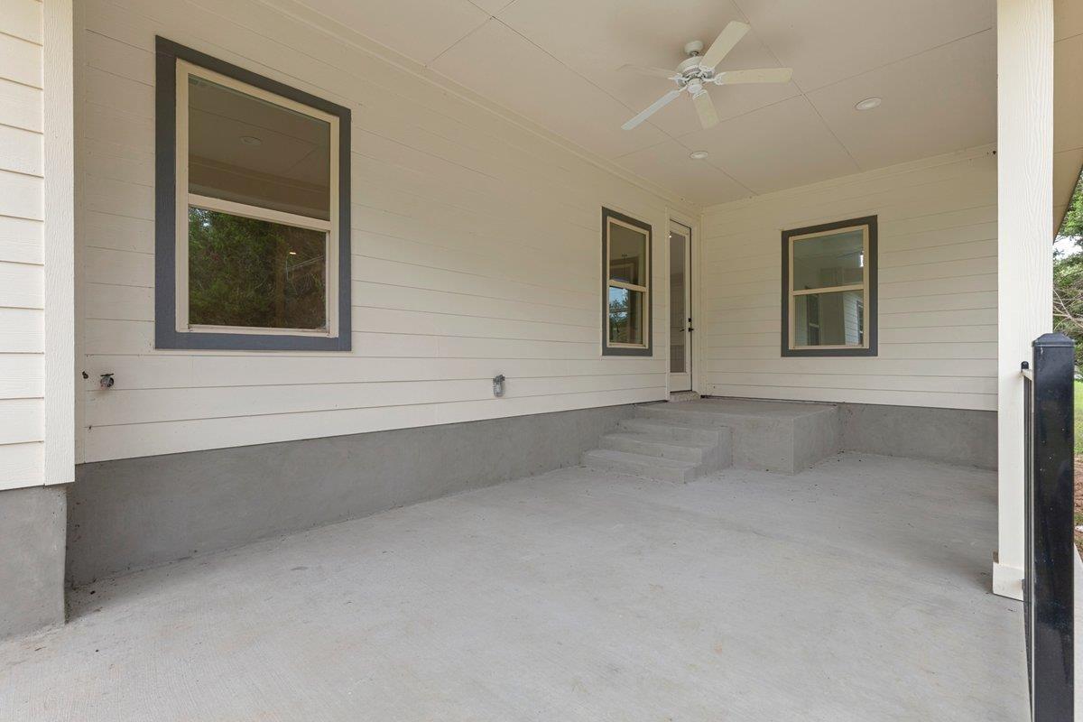 105 Haliimaile Ln, Bastrop, TX 78602