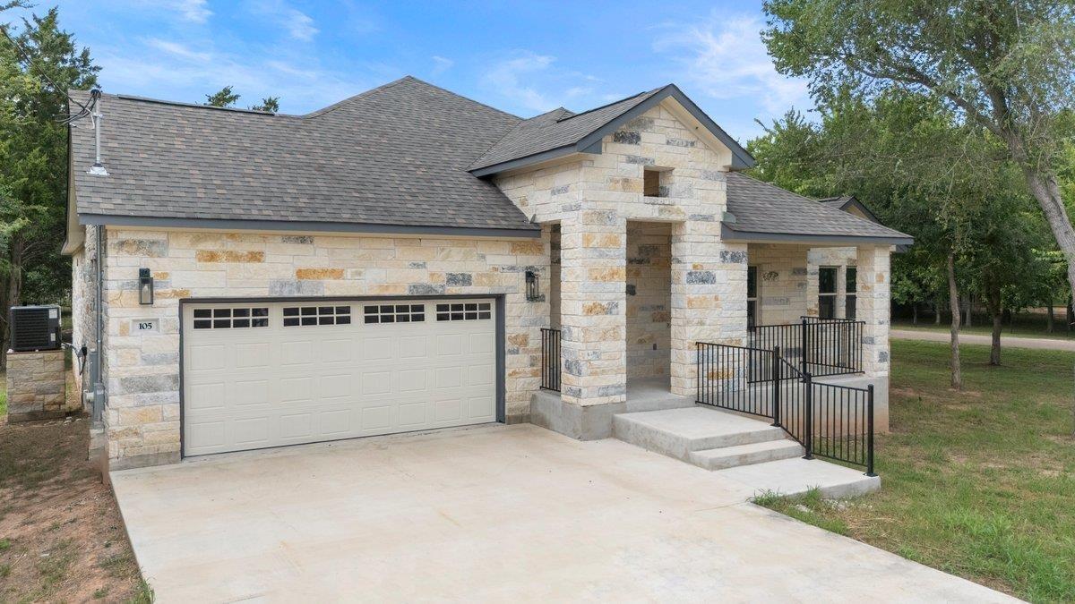 105 Haliimaile Ln, Bastrop, TX 78602