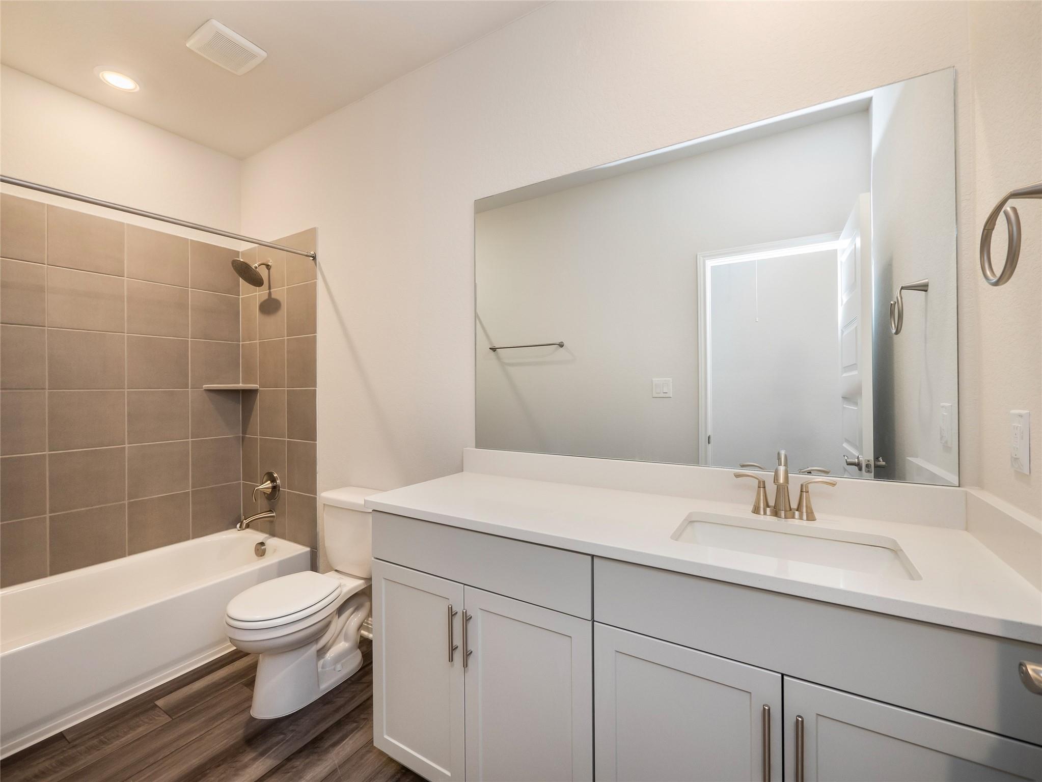 130 Greenspire Ln, Hutto, TX 78634