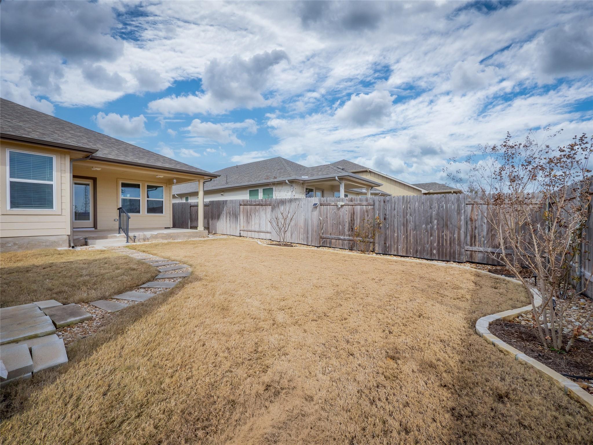 130 Greenspire Ln, Hutto, TX 78634