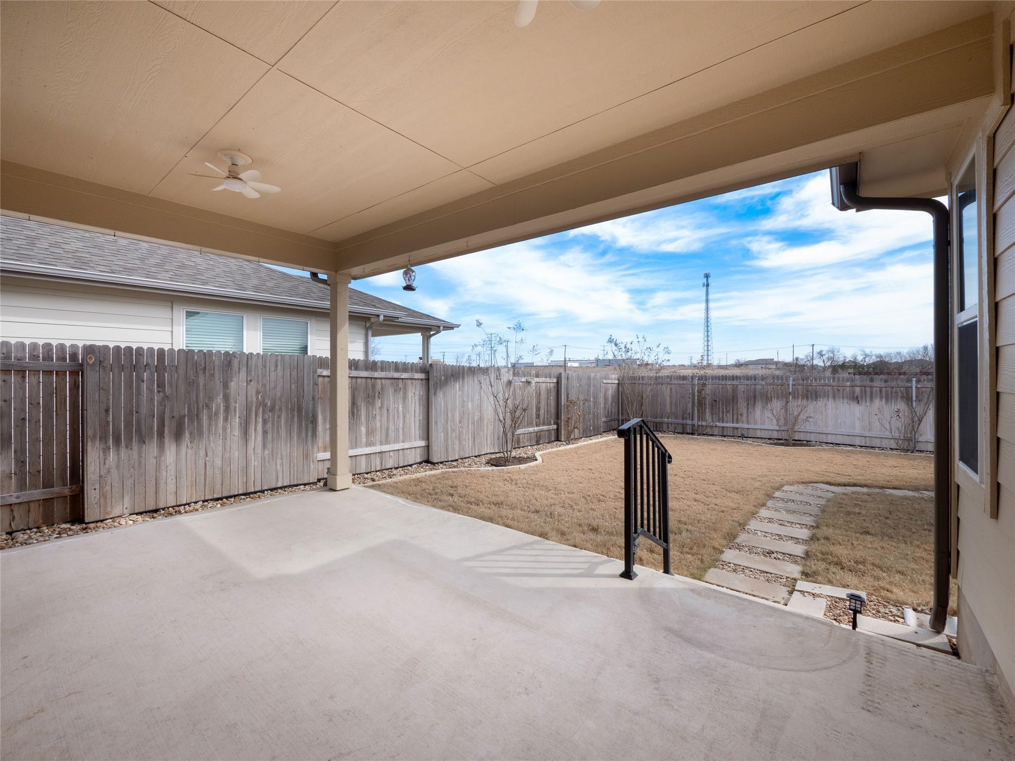 130 Greenspire Ln, Hutto, TX 78634