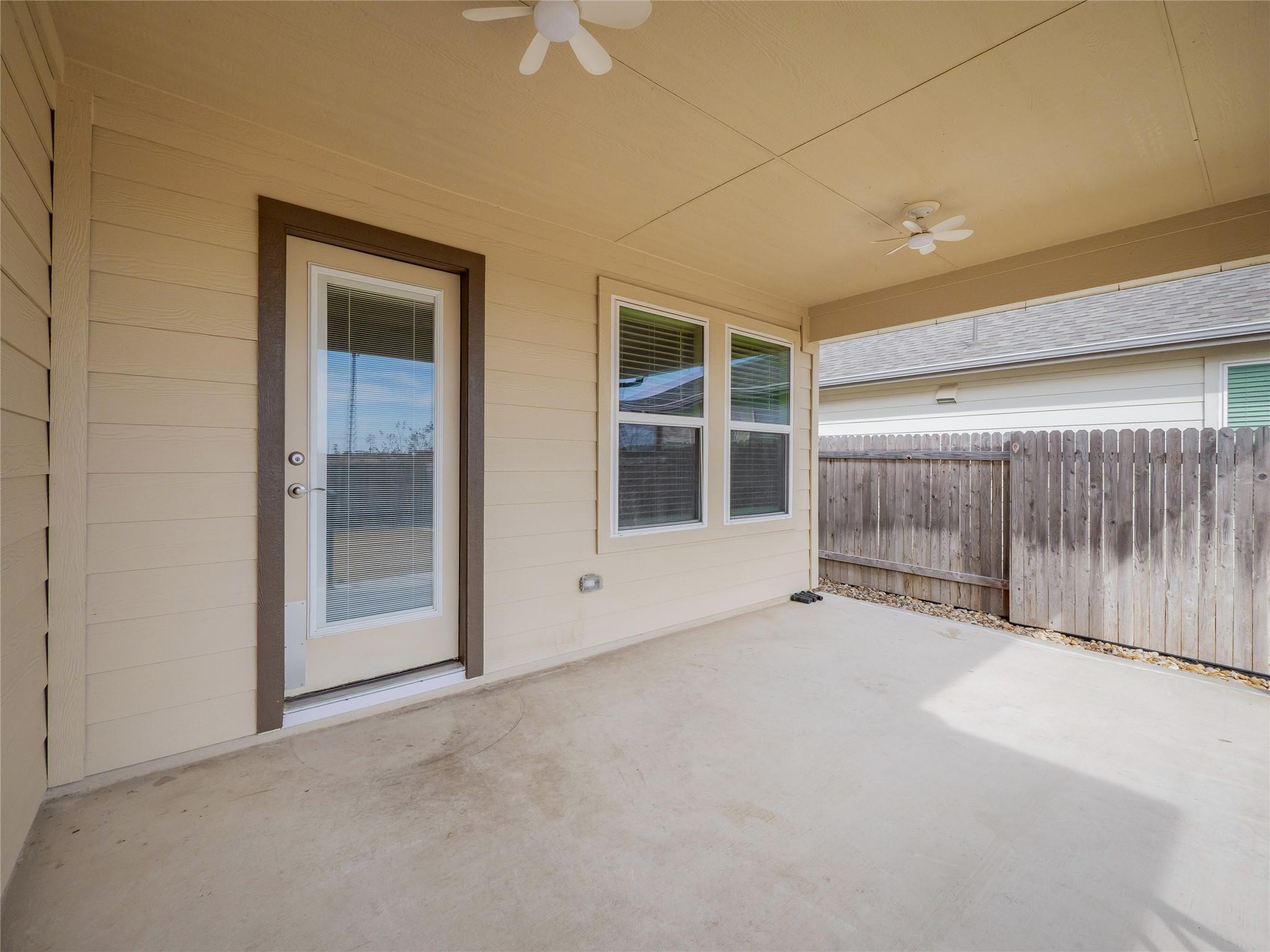 130 Greenspire Ln, Hutto, TX 78634