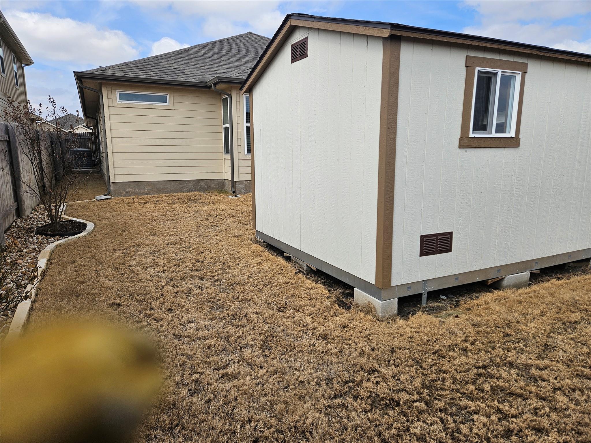 130 Greenspire Ln, Hutto, TX 78634