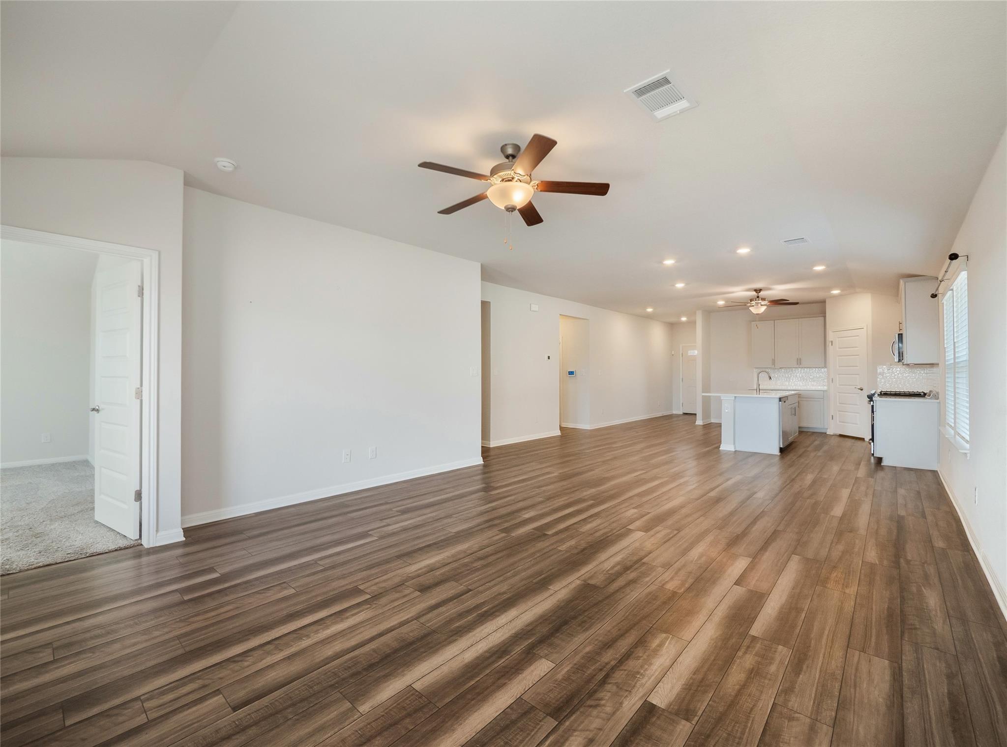 130 Greenspire Ln, Hutto, TX 78634