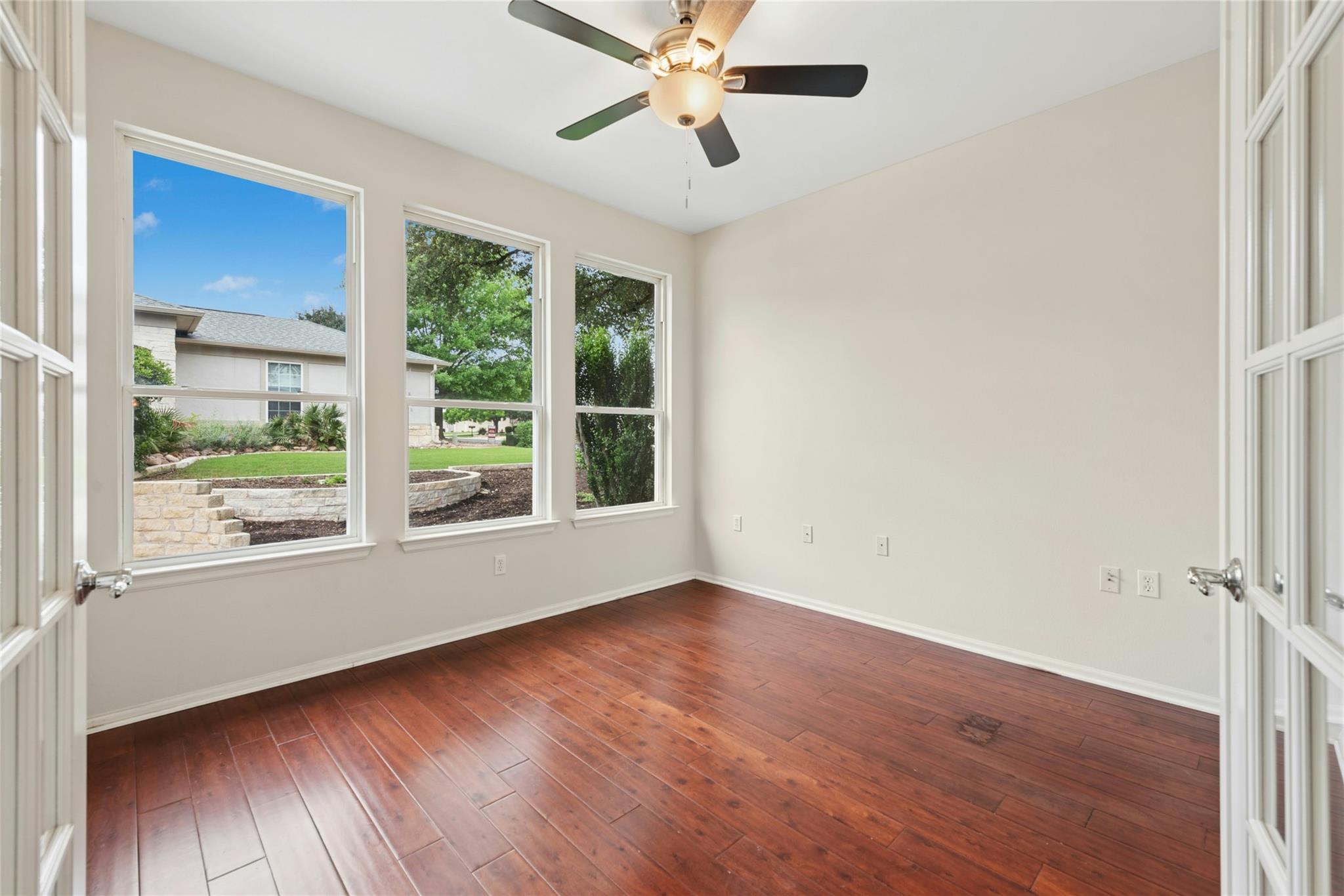 202 Palmetto Dr, Georgetown, TX 78633