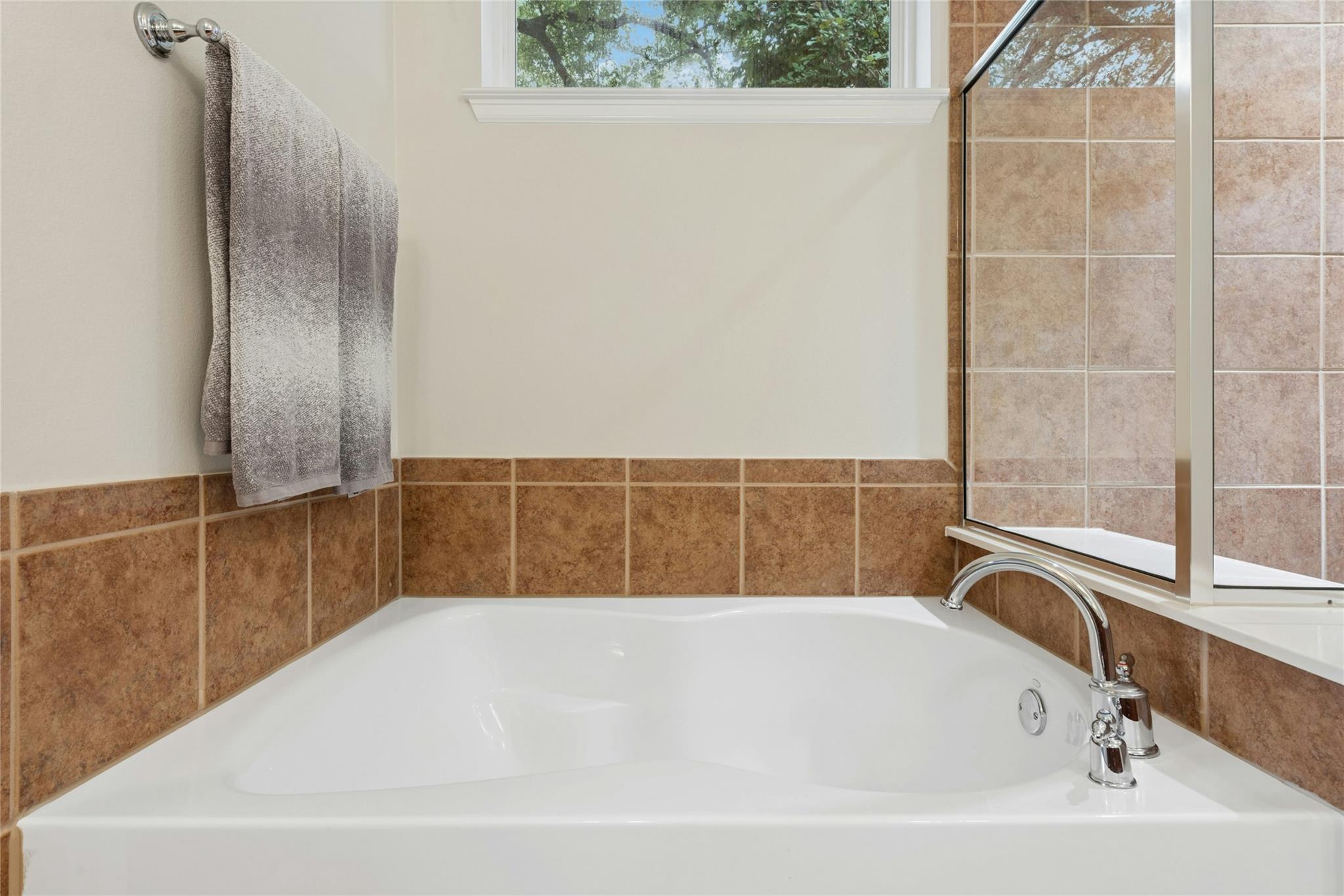 202 Palmetto Dr, Georgetown, TX 78633