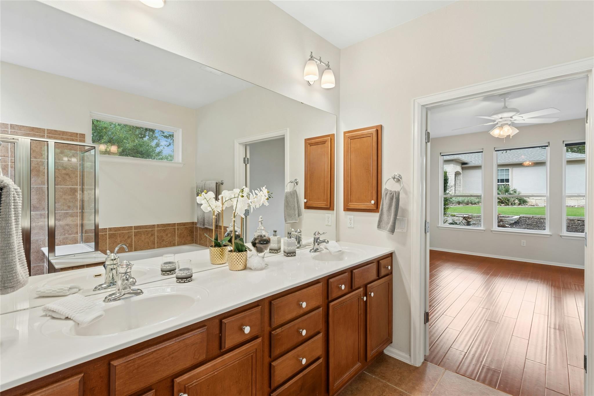 202 Palmetto Dr, Georgetown, TX 78633