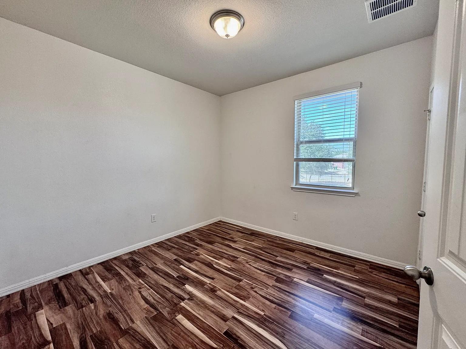 1001 ZODIAC Ln # 50, Round Rock, TX 78665