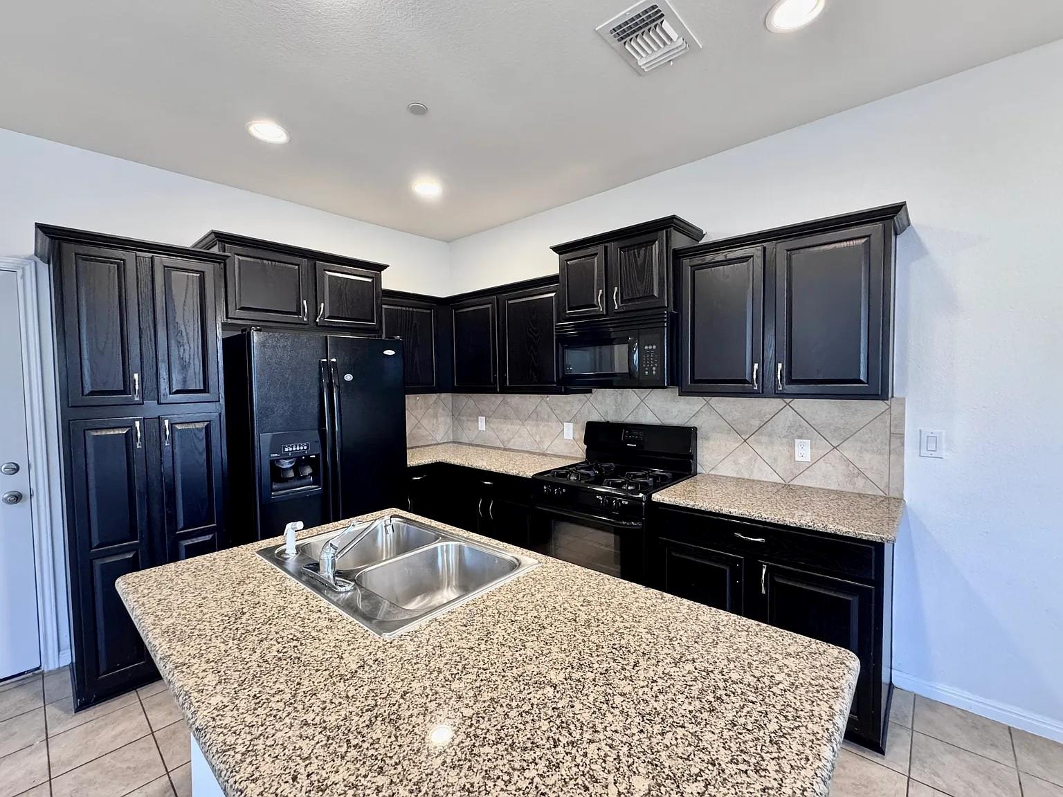 1001 ZODIAC Ln # 50, Round Rock, TX 78665