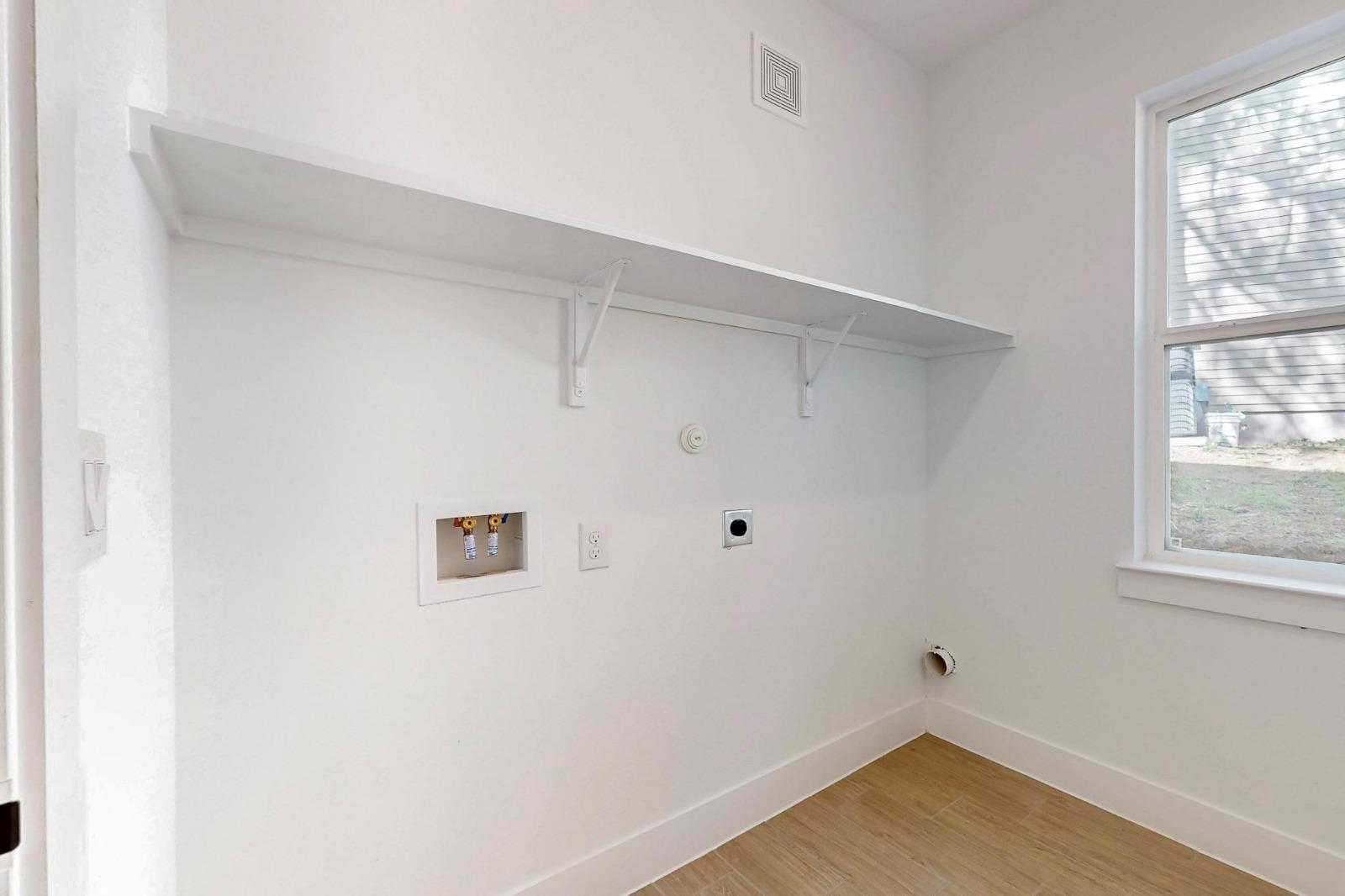 138 Onini Ct, Bastrop, TX 78602