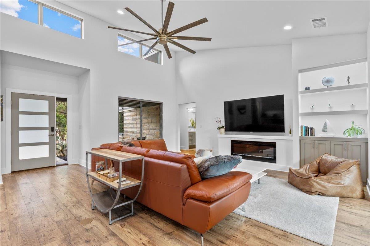 20904 Northland Dr, Lago Vista, TX 78645