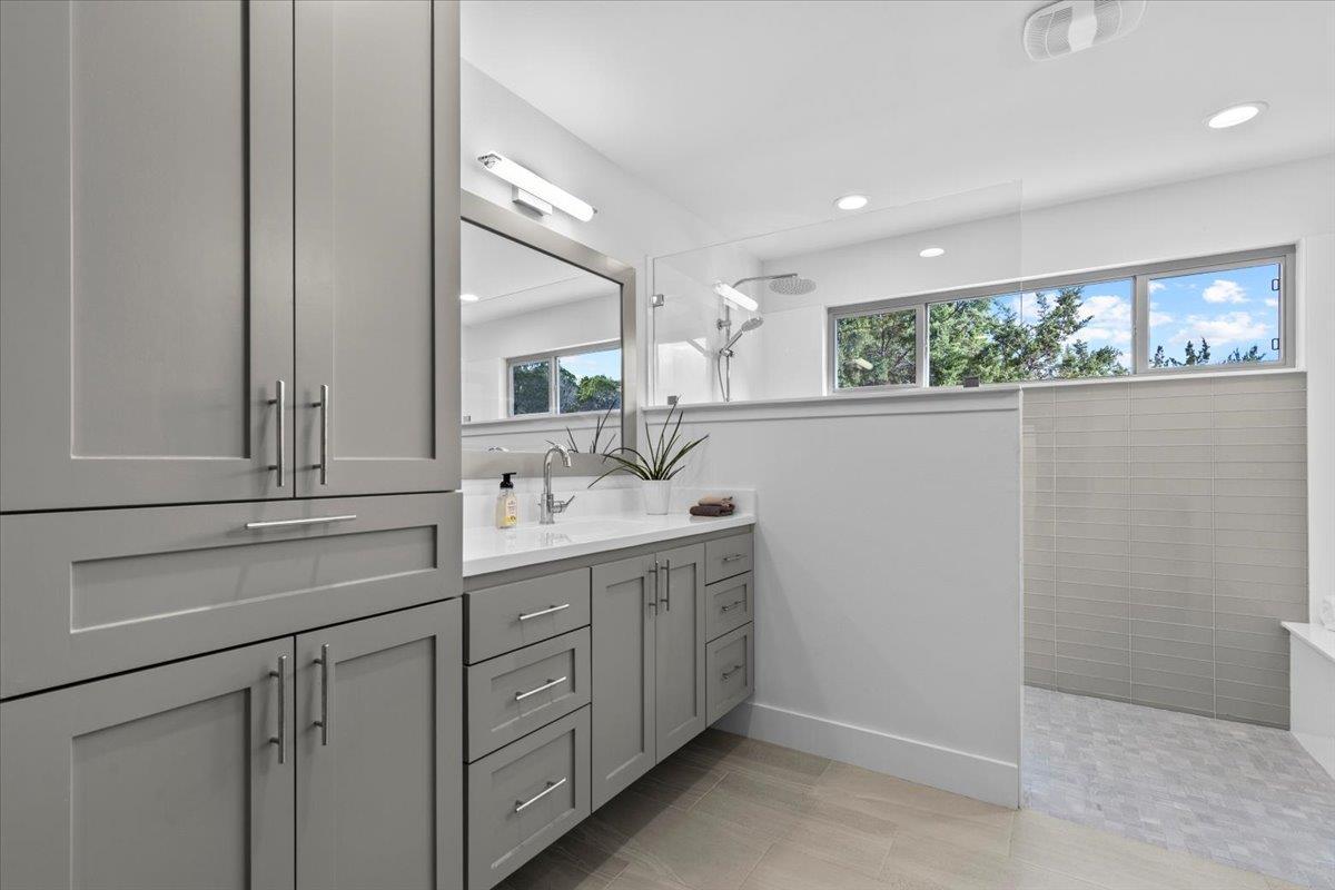 20904 Northland Dr, Lago Vista, TX 78645