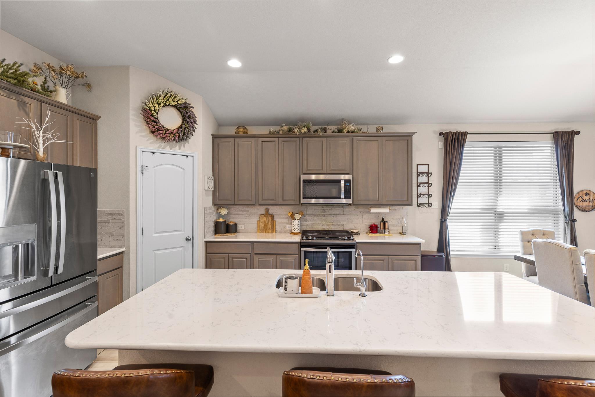 276 FINSTOWN St, Hutto, TX 78634