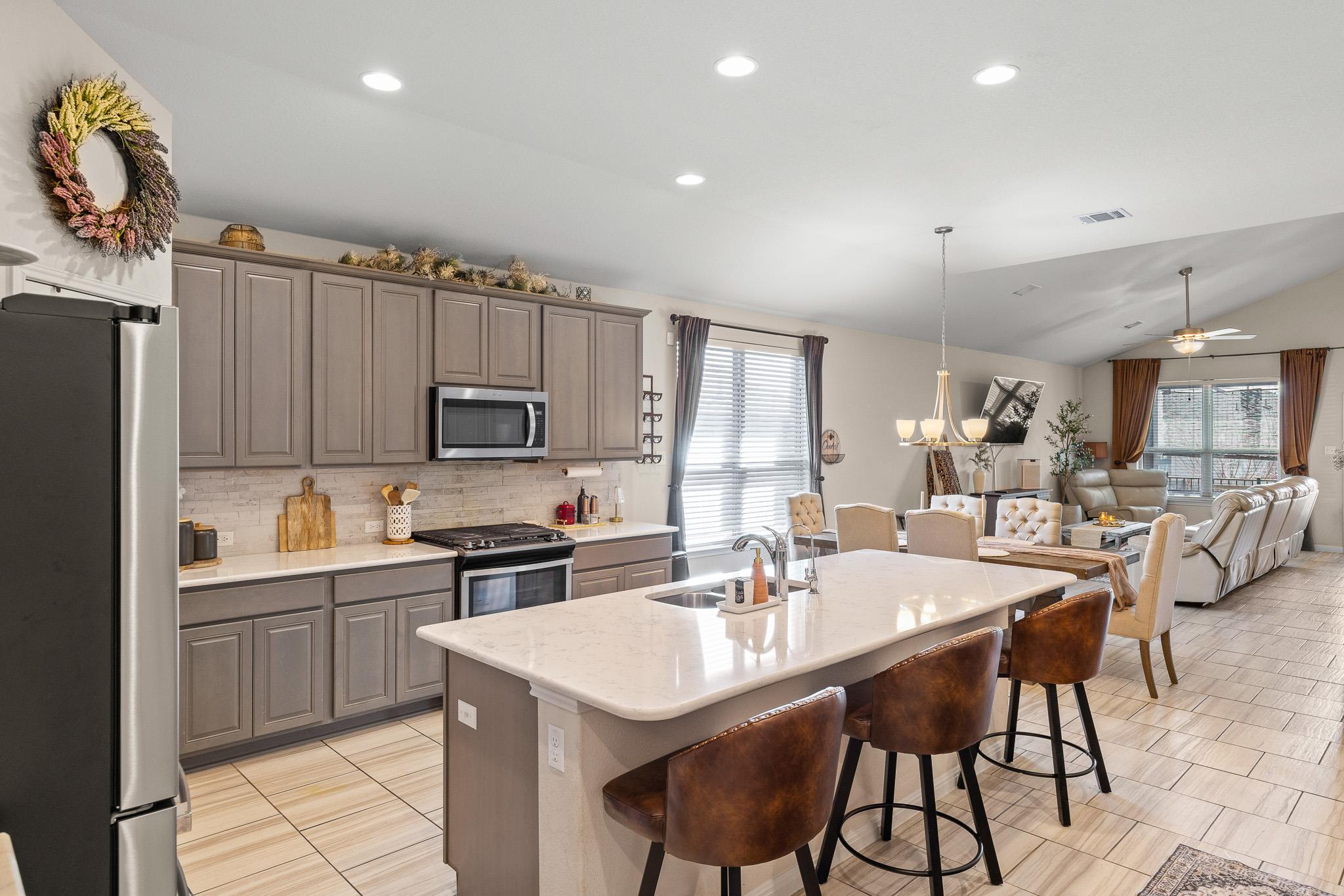 276 FINSTOWN St, Hutto, TX 78634