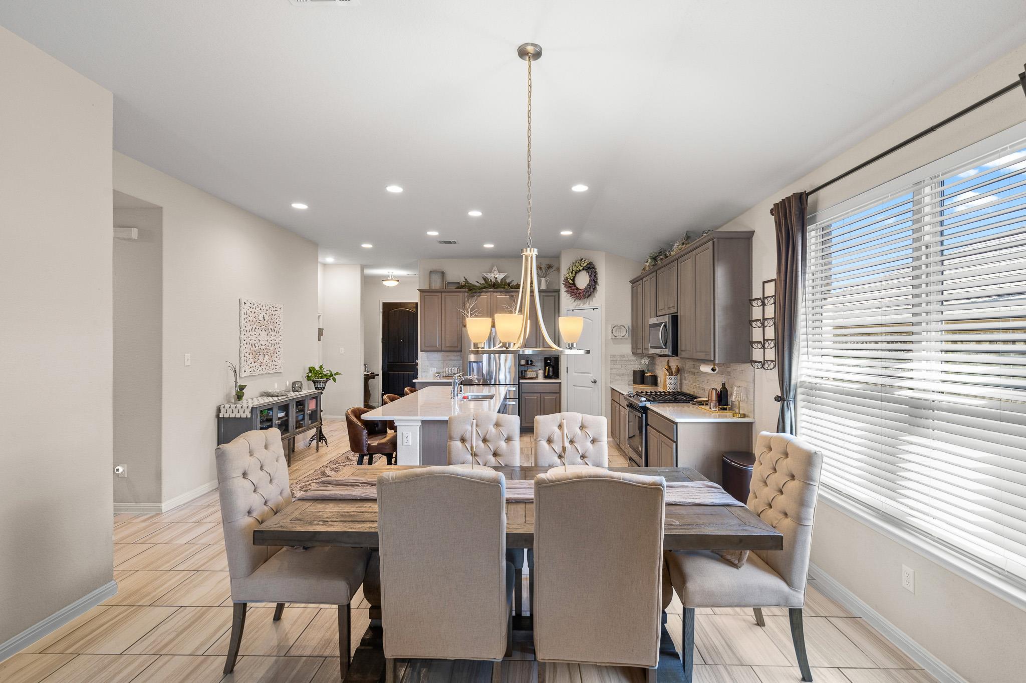 276 FINSTOWN St, Hutto, TX 78634