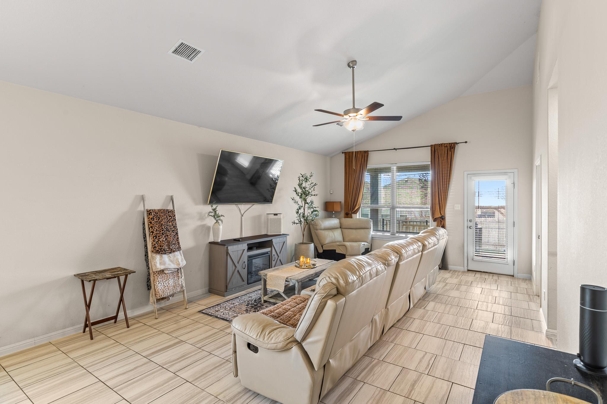 276 FINSTOWN St, Hutto, TX 78634