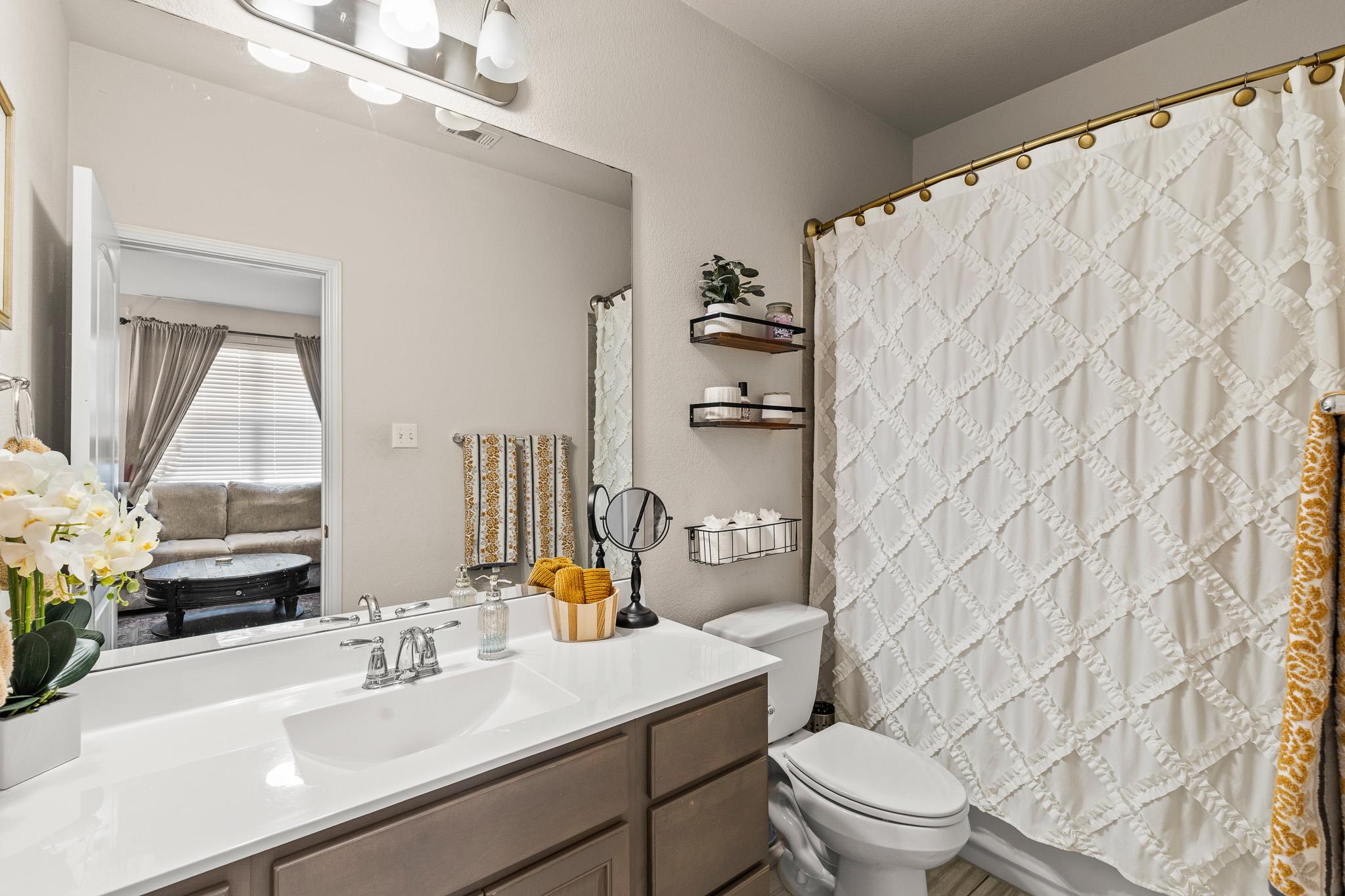 276 FINSTOWN St, Hutto, TX 78634