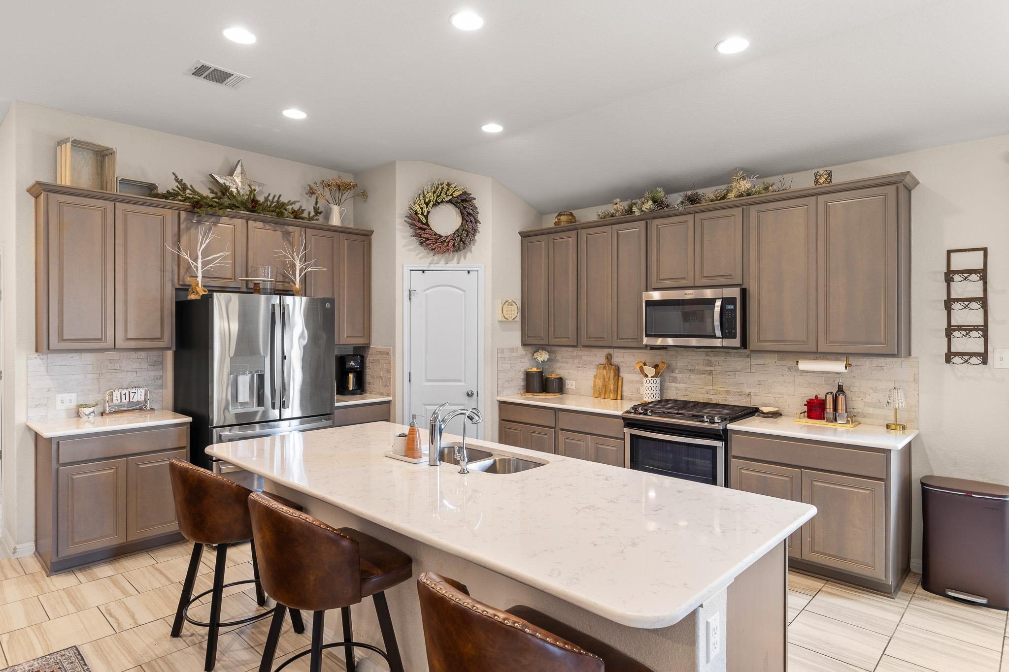 276 FINSTOWN St, Hutto, TX 78634