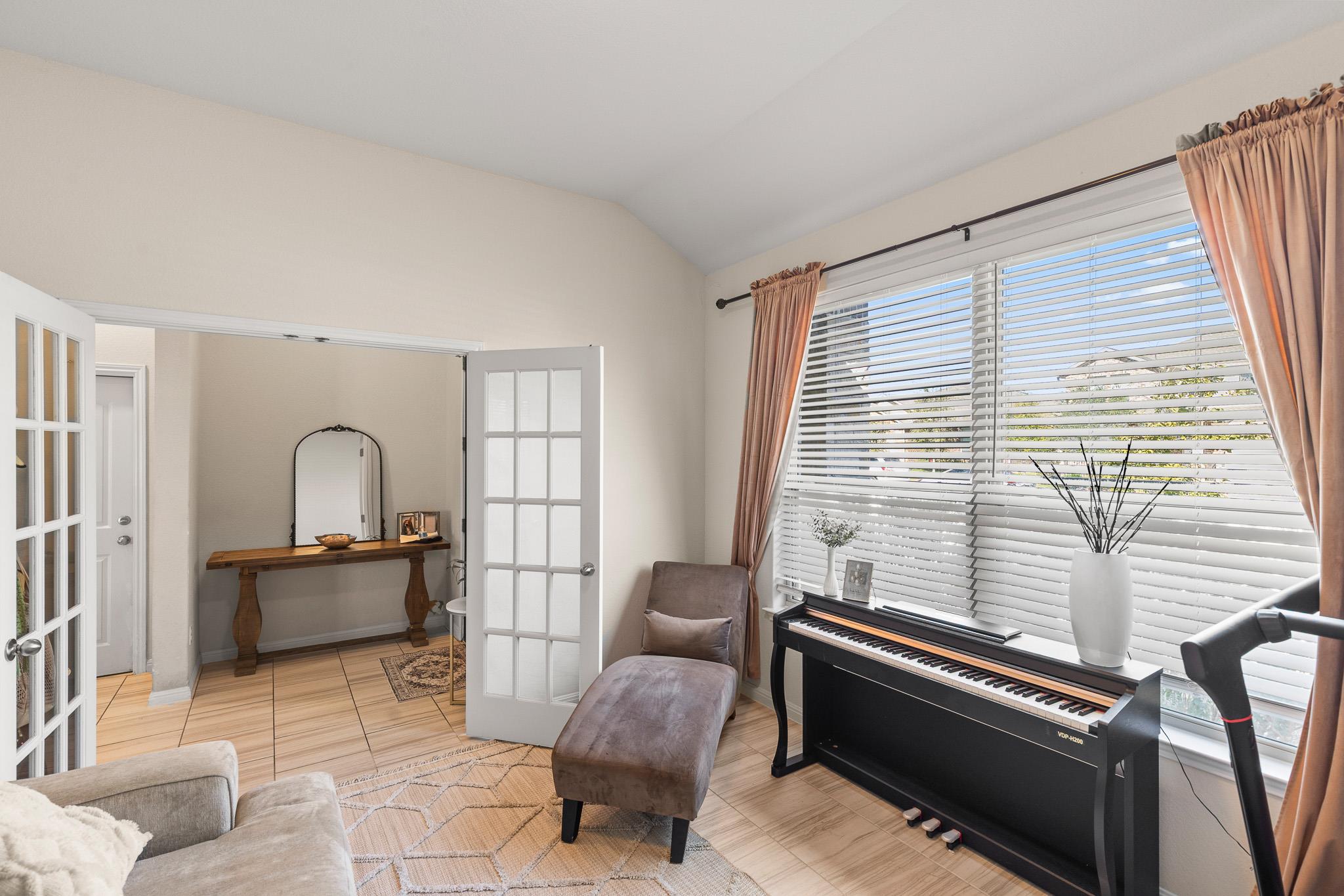 276 FINSTOWN St, Hutto, TX 78634