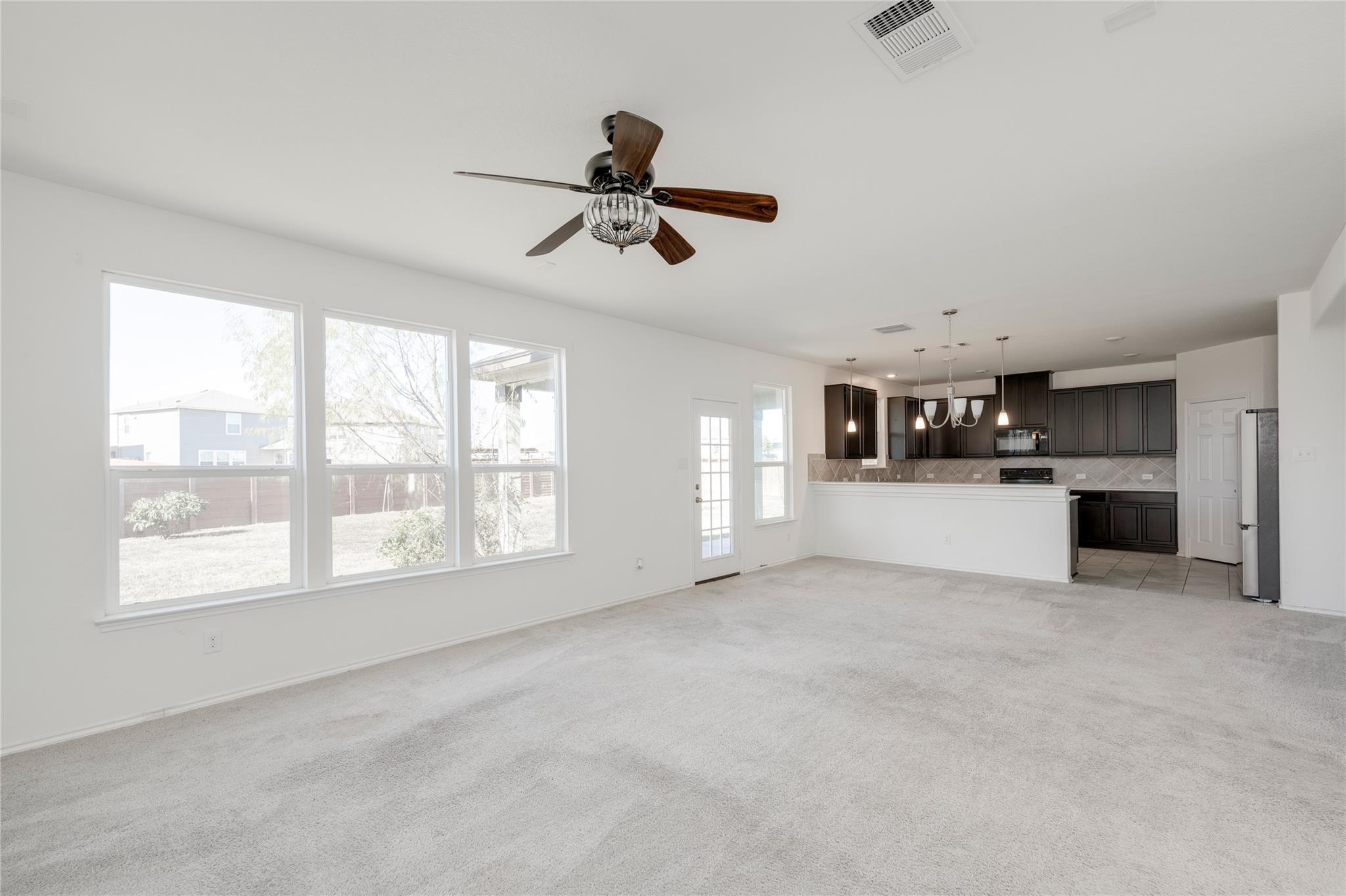 18704 Rushmore St, Manor, TX 78653