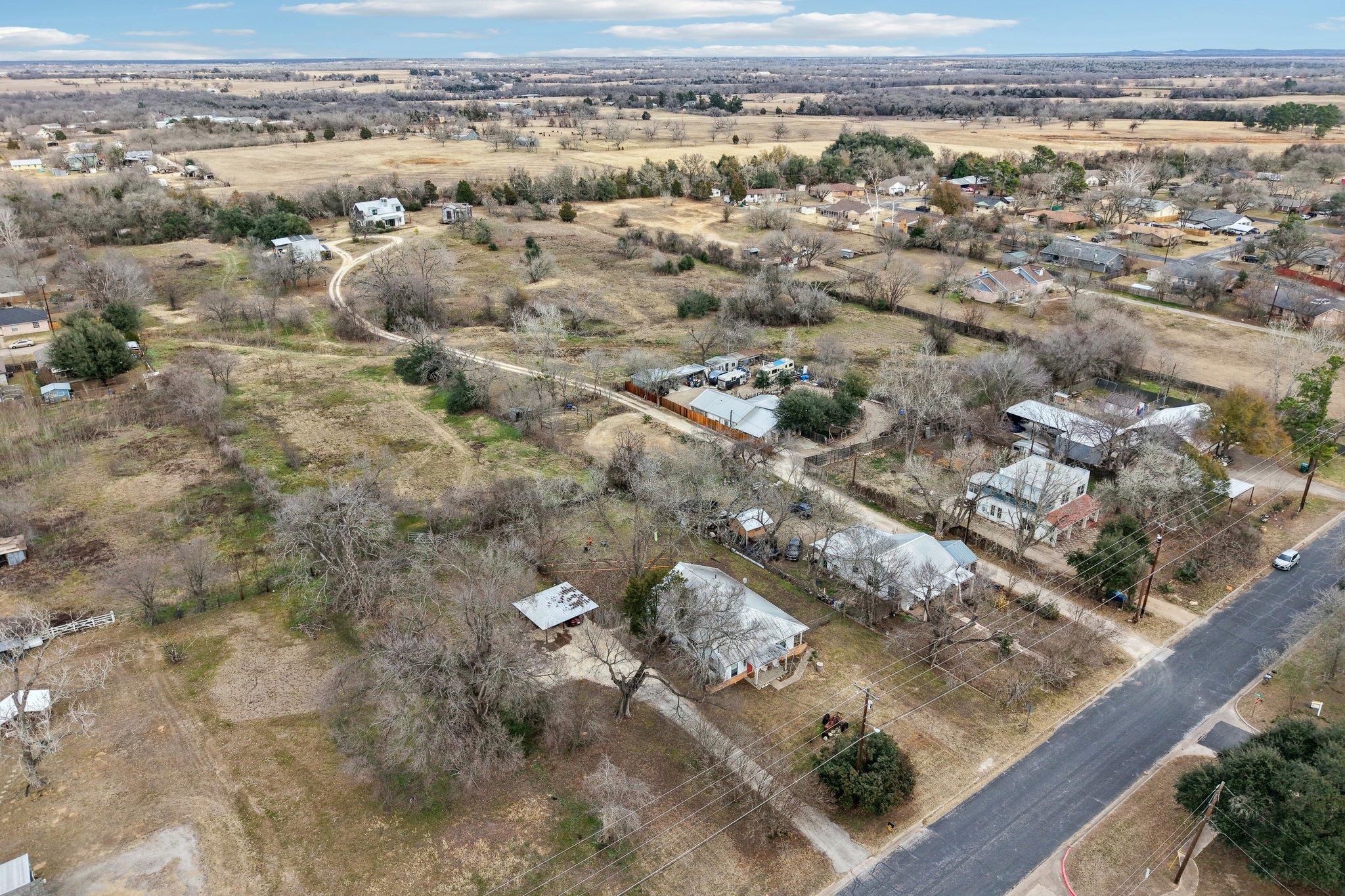 528 Old Mcdade Rd, Elgin, TX 78621