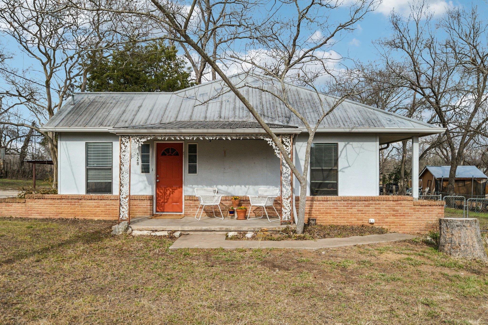 528 Old Mcdade Rd, Elgin, TX 78621
