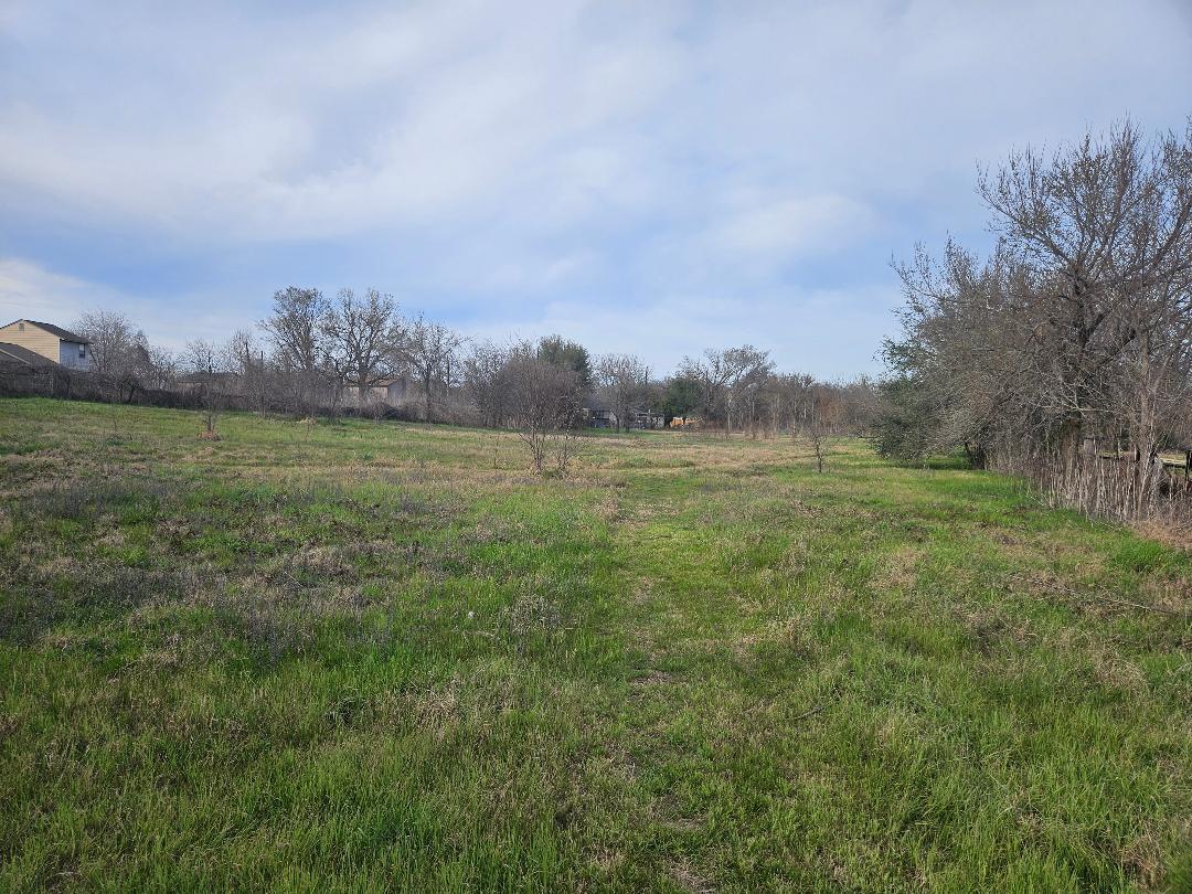 528 Old Mcdade Rd, Elgin, TX 78621