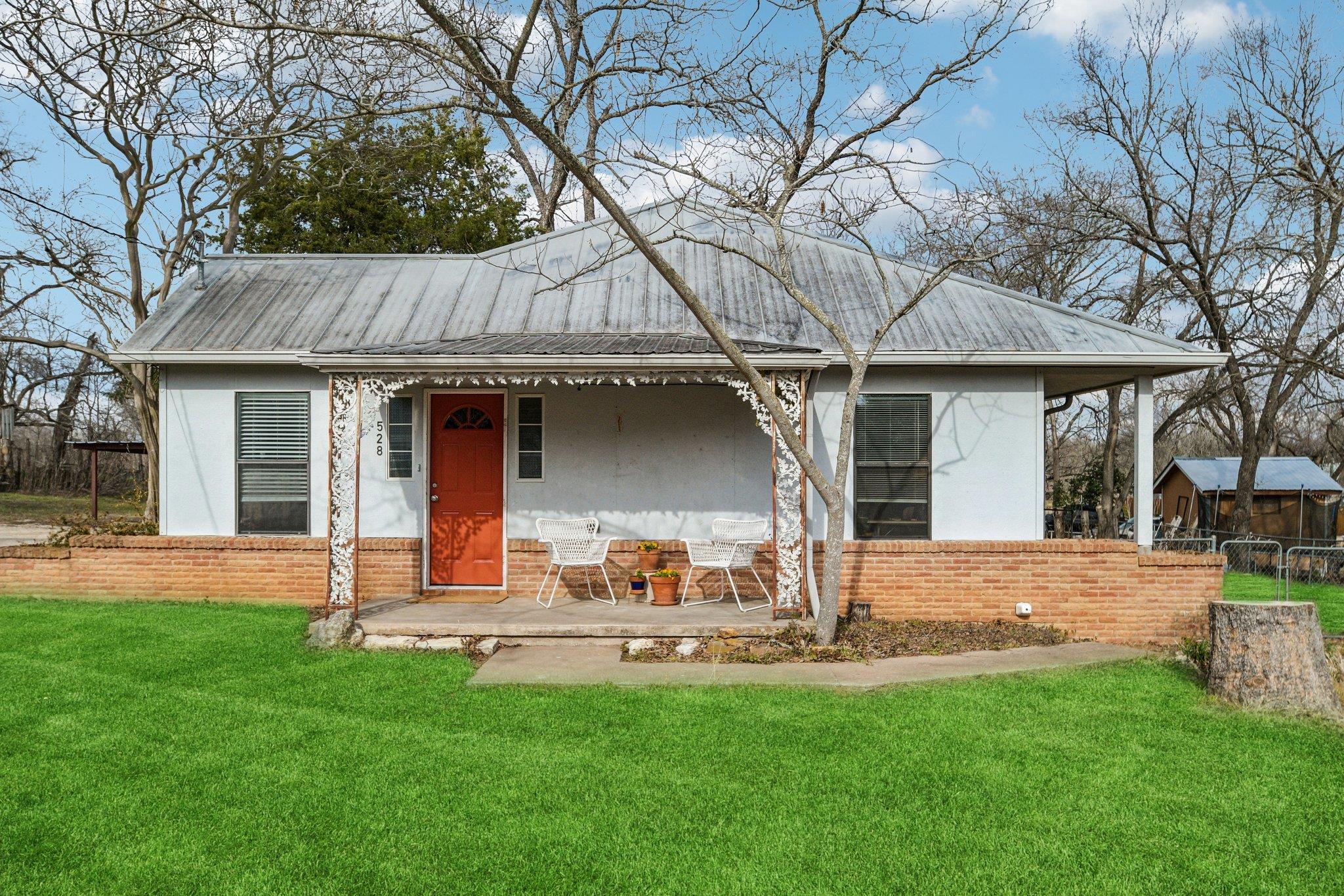 528 Old Mcdade Rd, Elgin, TX 78621