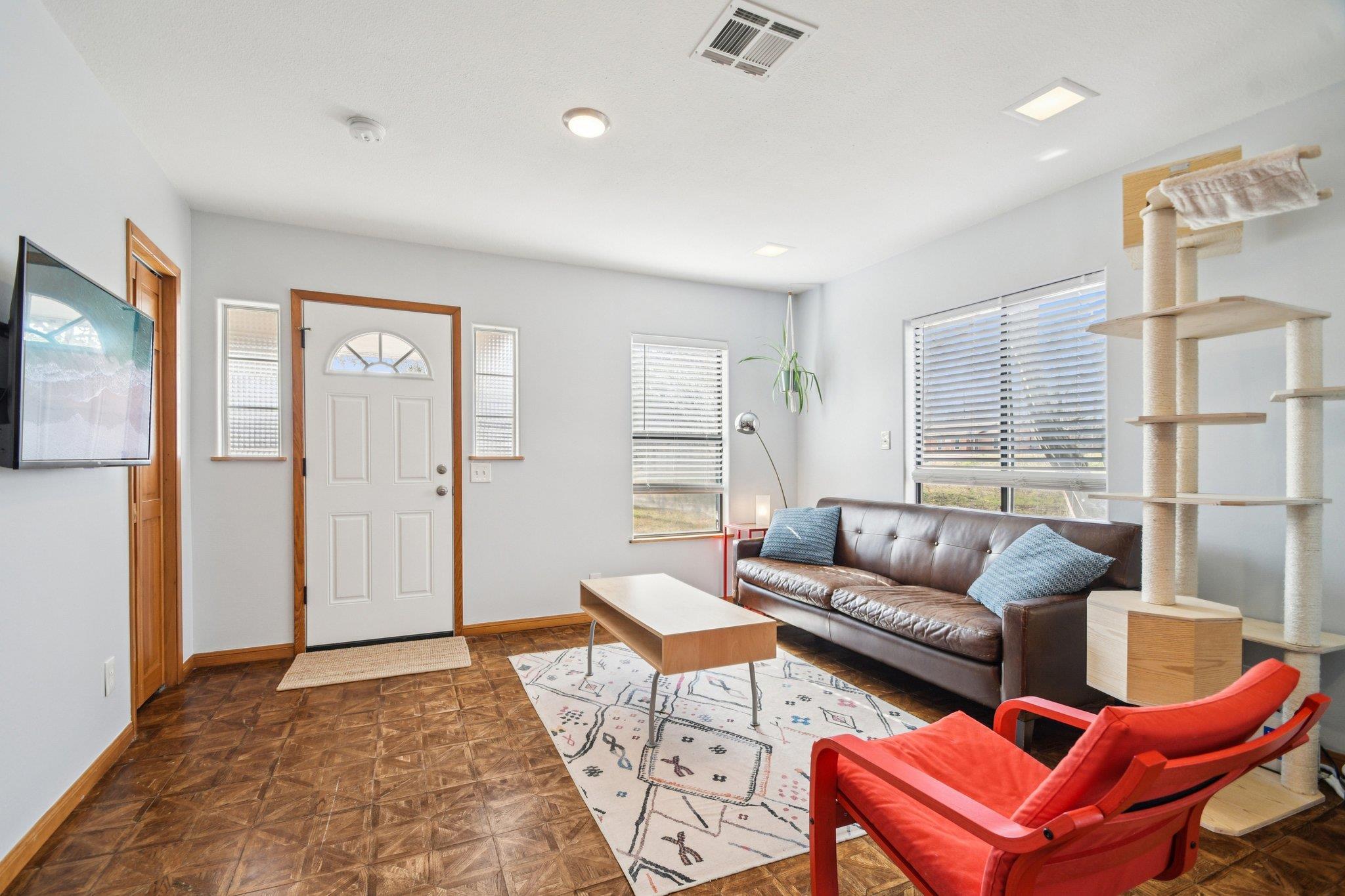 528 Old Mcdade Rd, Elgin, TX 78621