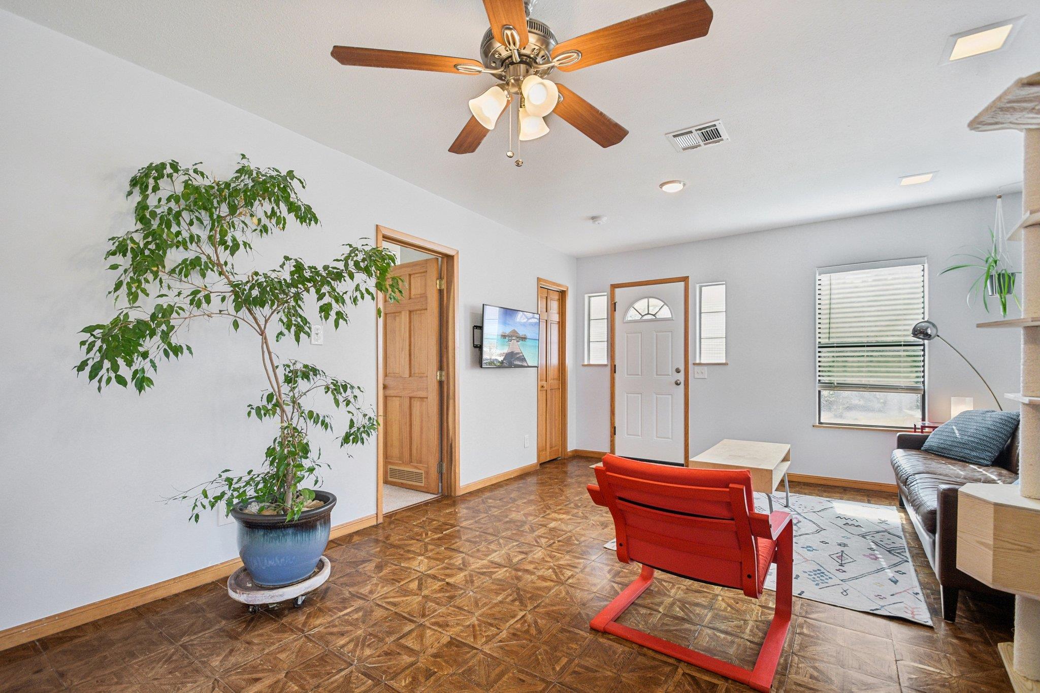 528 Old Mcdade Rd, Elgin, TX 78621