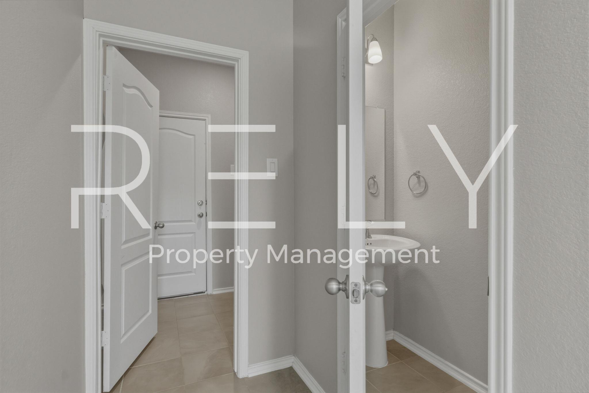 140 Katie Elder Dr, Jarrell, TX 76537