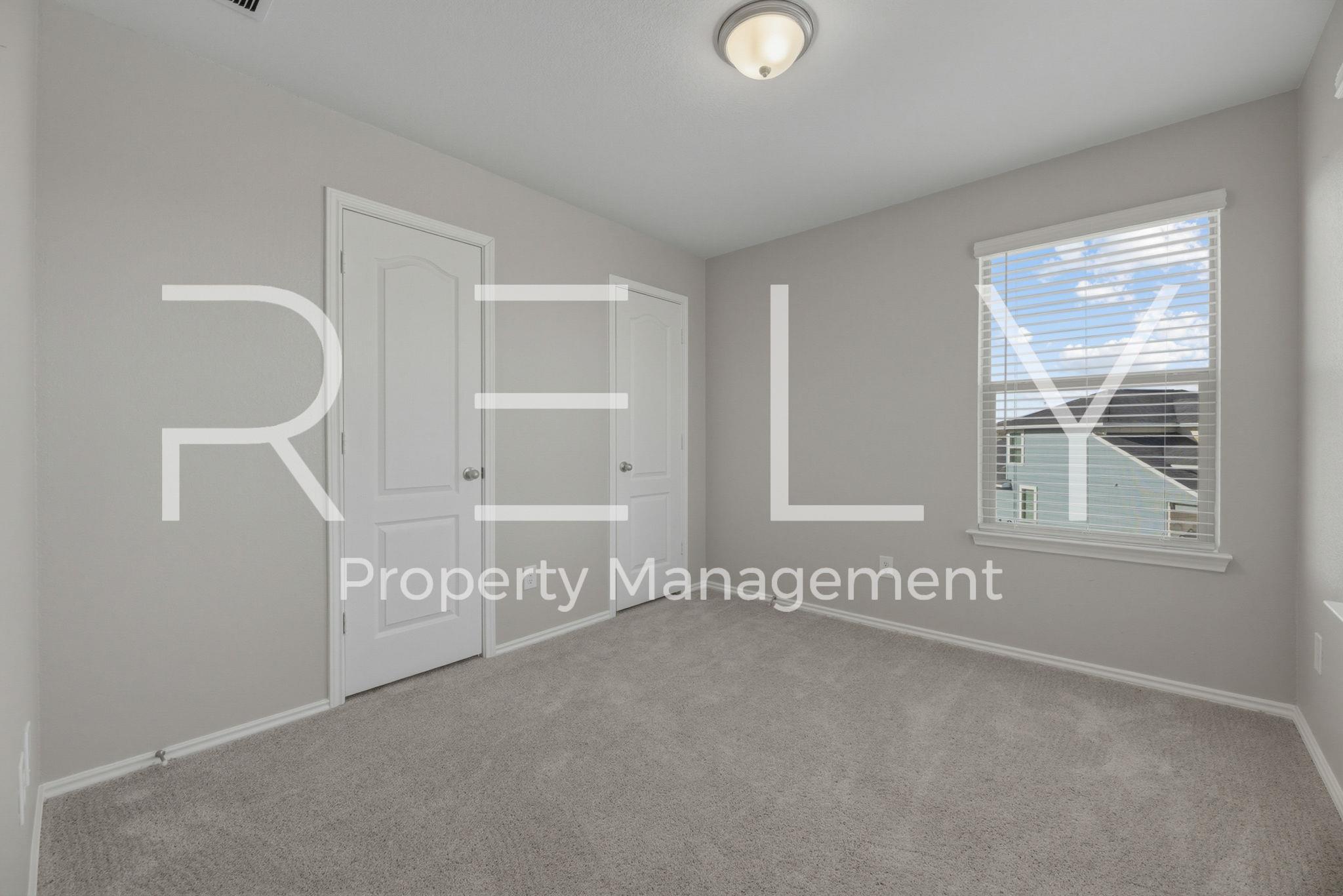 140 Katie Elder Dr, Jarrell, TX 76537