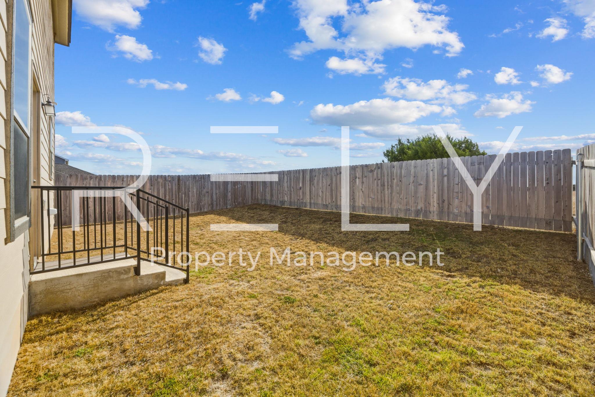 140 Katie Elder Dr, Jarrell, TX 76537