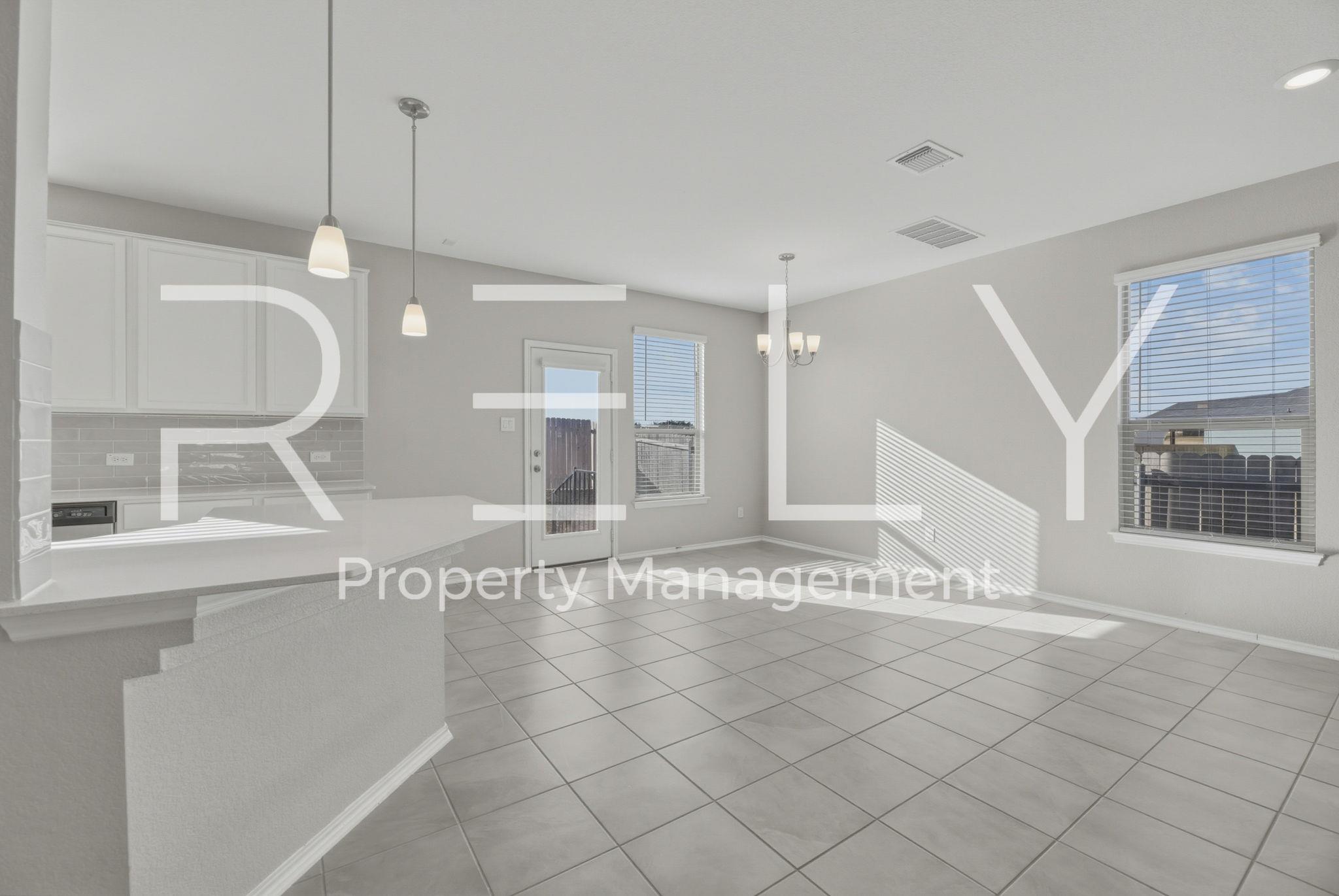 140 Katie Elder Dr, Jarrell, TX 76537