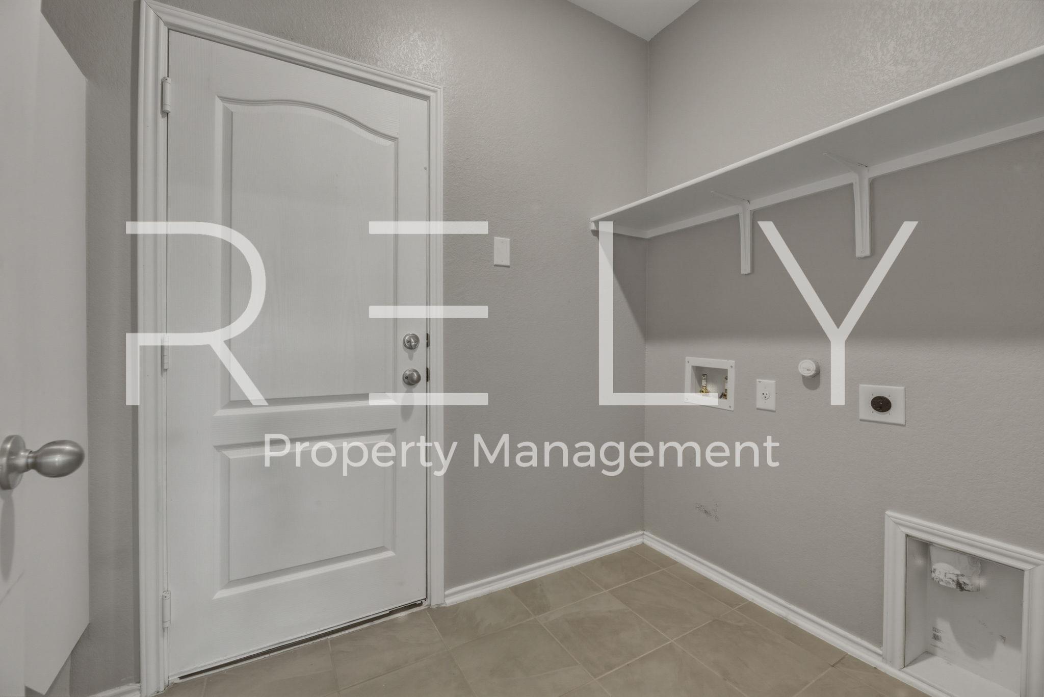 140 Katie Elder Dr, Jarrell, TX 76537