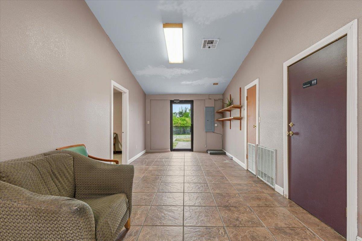 2418 Fm 1704, Elgin, TX 78621