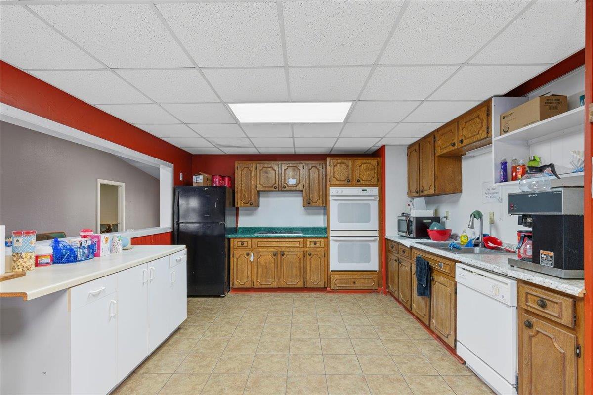 2418 Fm 1704, Elgin, TX 78621