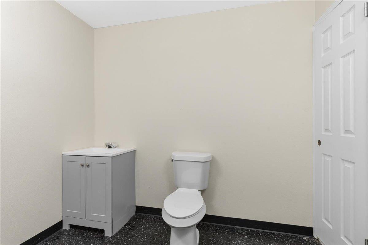 2418 Fm 1704, Elgin, TX 78621