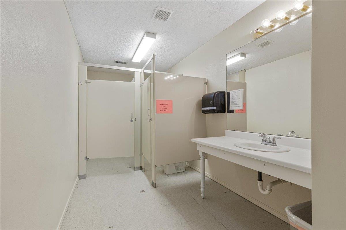 2418 Fm 1704, Elgin, TX 78621