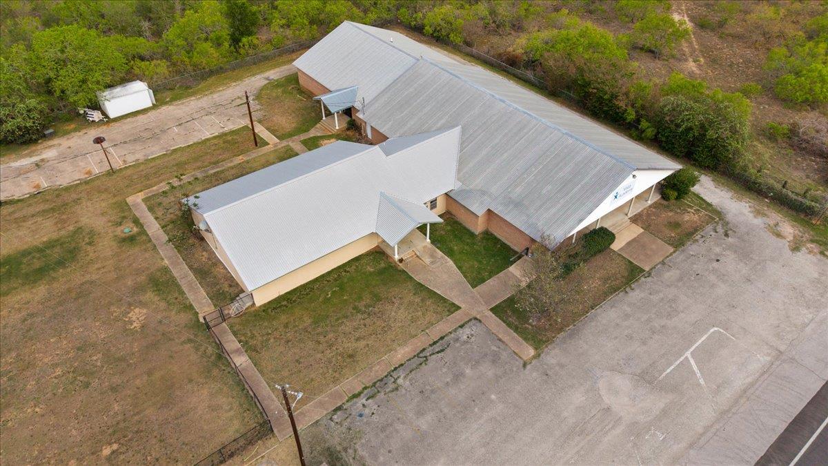 2418 Fm 1704, Elgin, TX 78621