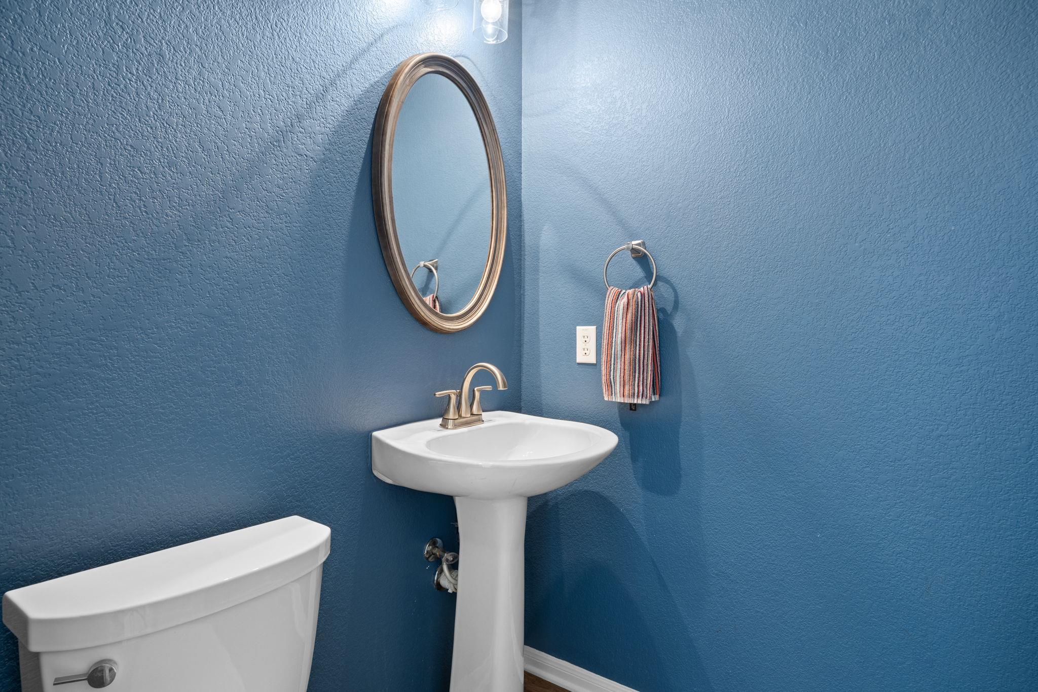 2200 Amur Dr, Austin, TX 78745