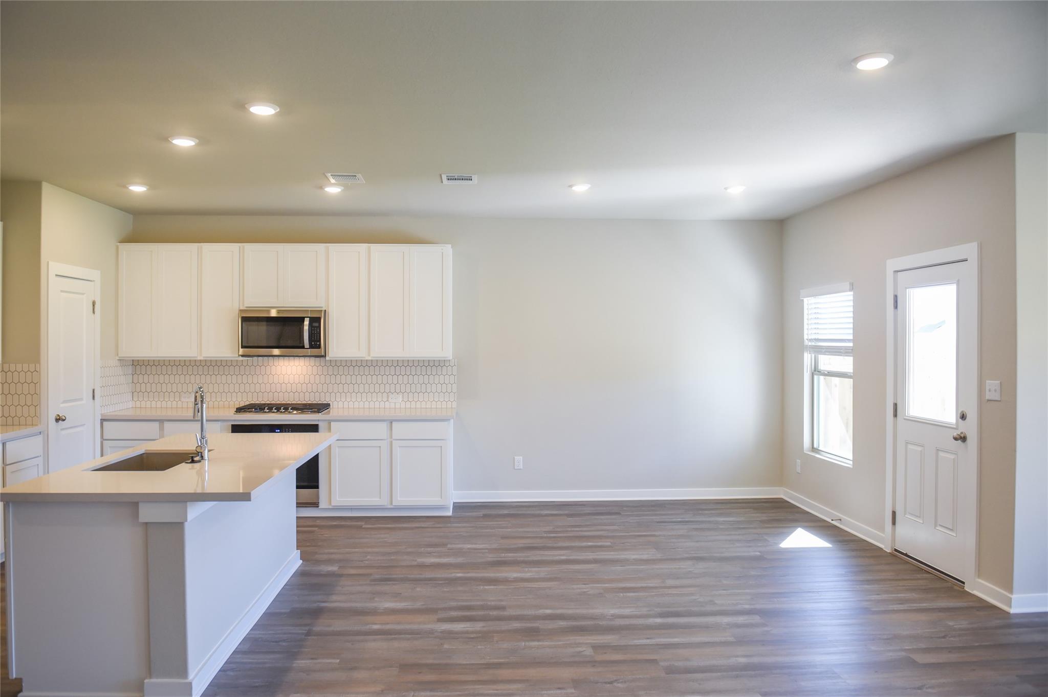 156 Ayres Horn, Cedar Creek, TX 78612