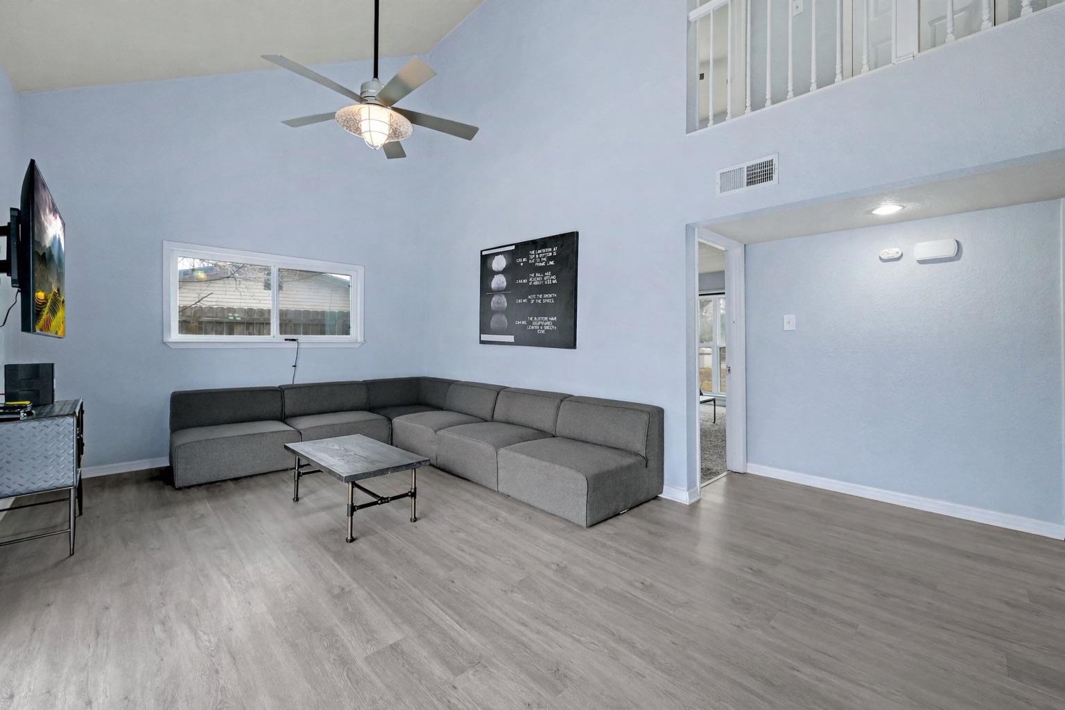 827 Briarcliff Dr, San Antonio, TX 78213