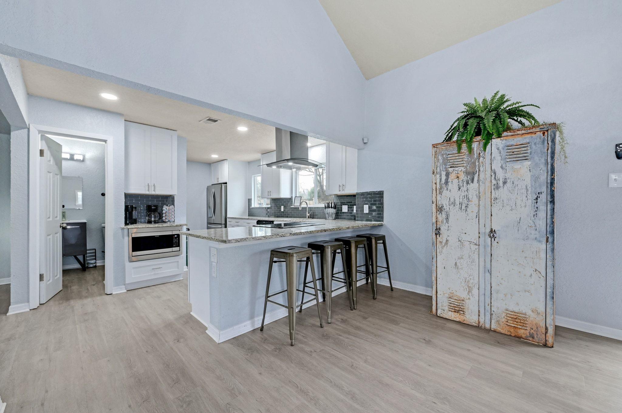 827 Briarcliff Dr, San Antonio, TX 78213