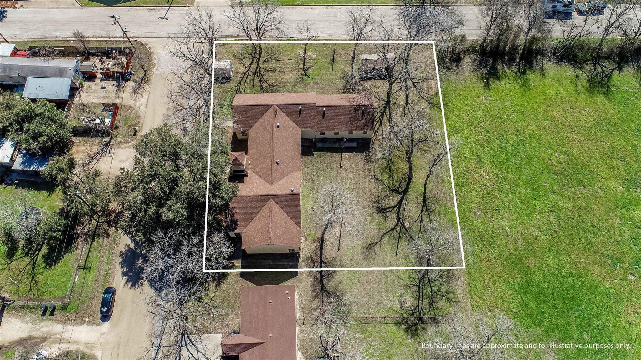 1502 W 9th St, Caldwell, TX 77836